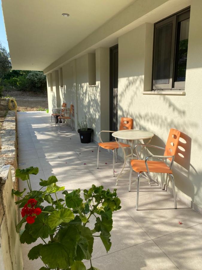 Mirovigli Family Rooms Lépedha 外观 照片