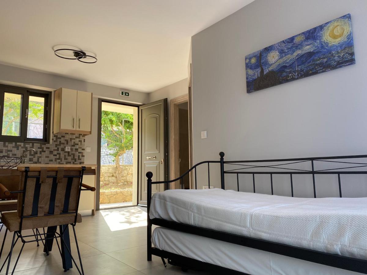 Mirovigli Family Rooms Lépedha 外观 照片
