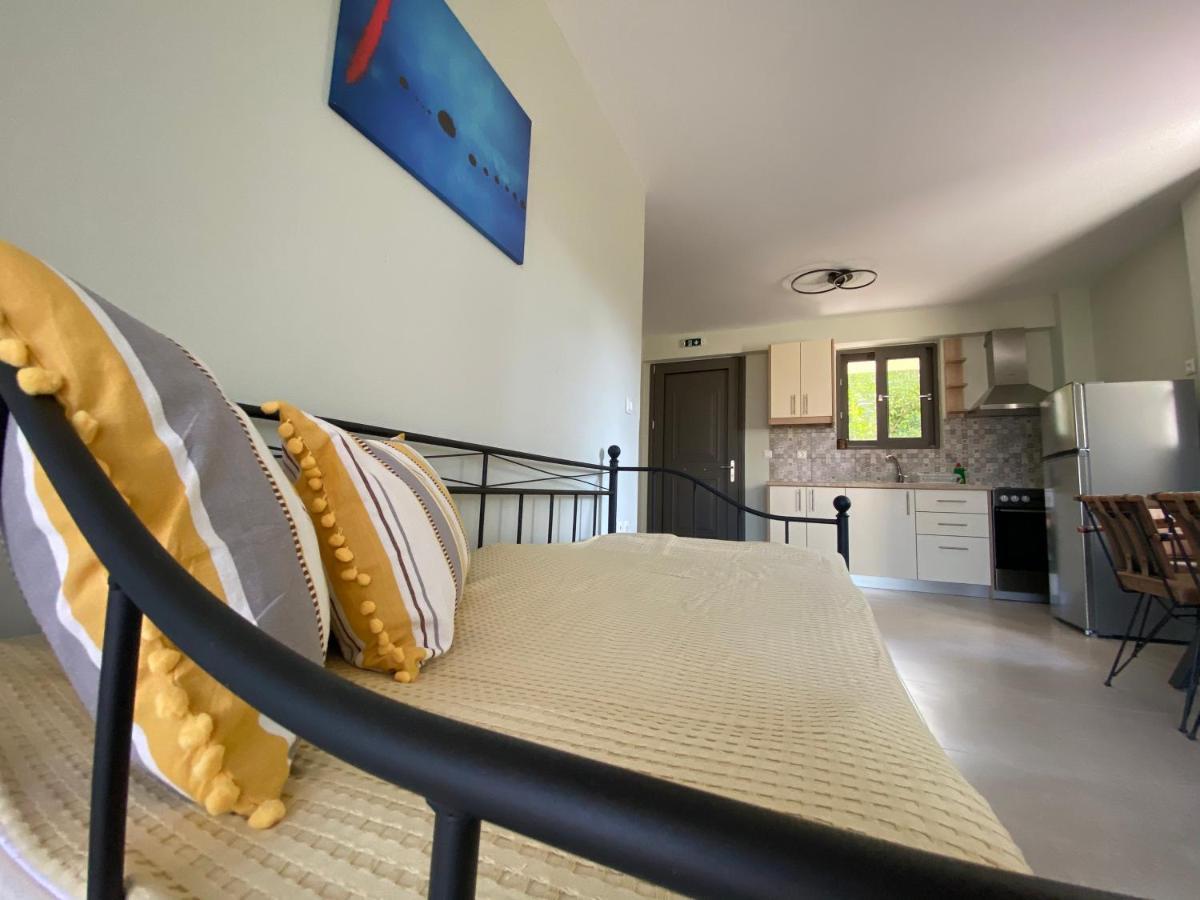 Mirovigli Family Rooms Lépedha 外观 照片